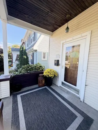 $299,500 | 225 Superior Boulevard, Wyandotte, MI 48192