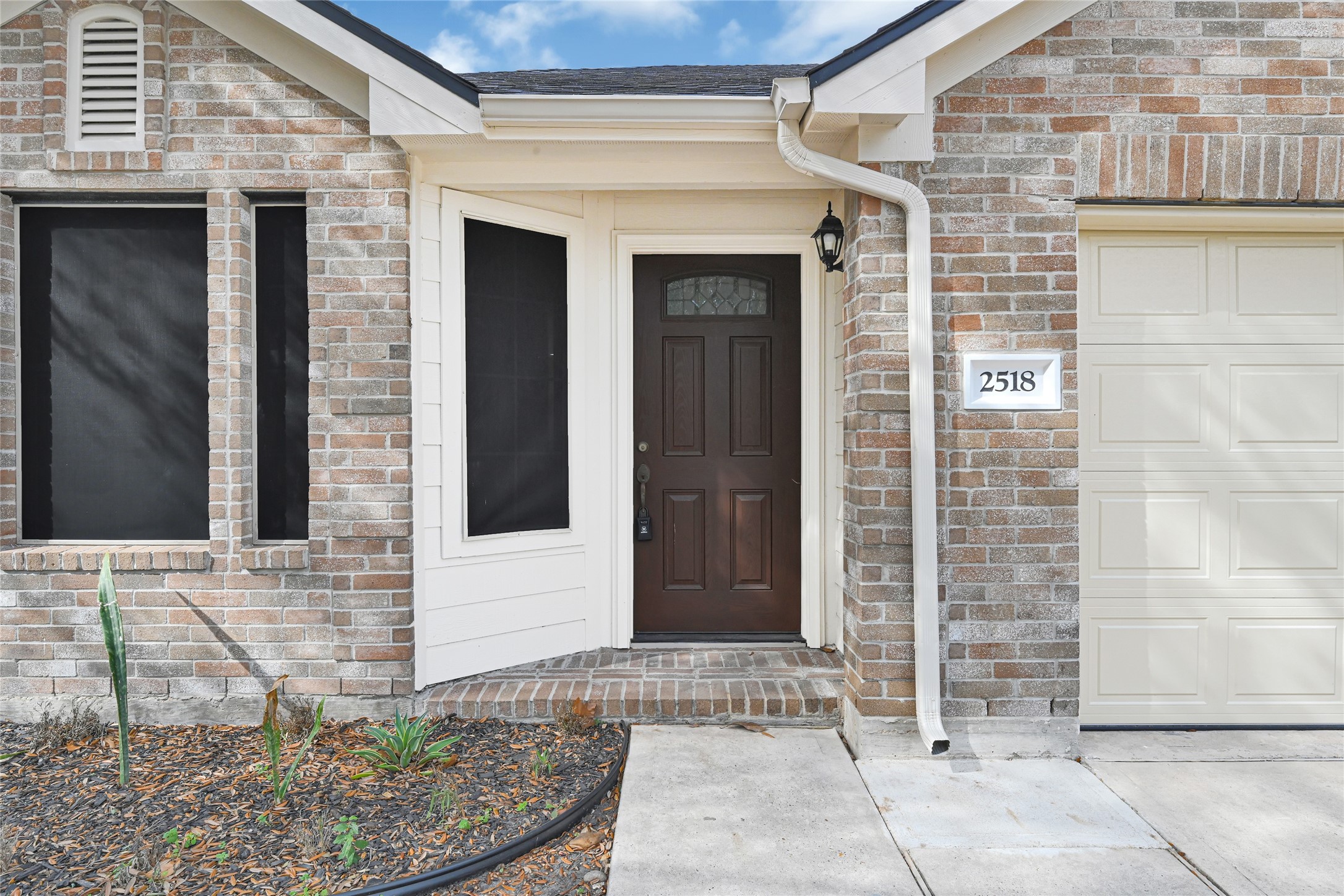 2518 Forge Creek Road Houston, TX 77067 - Photo 3 of 25 a front view of a house