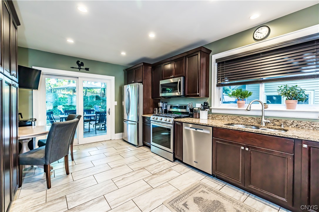 205 Carlton Road Syracuse, NY 13207 - Photo 20 of 45