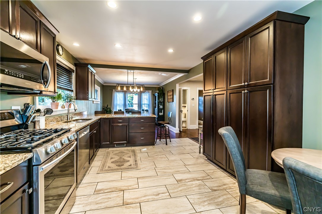 205 Carlton Road Syracuse, NY 13207 - Photo 22 of 45