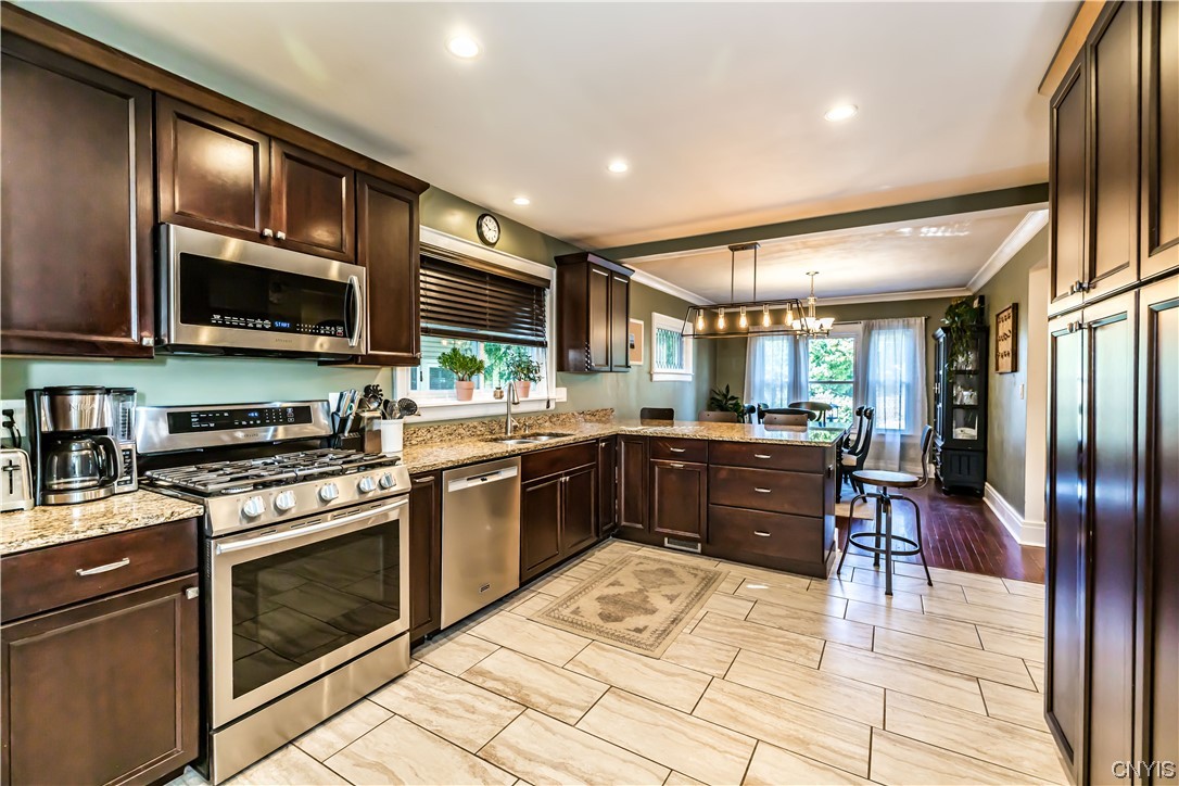 205 Carlton Road Syracuse, NY 13207 - Photo 23 of 45