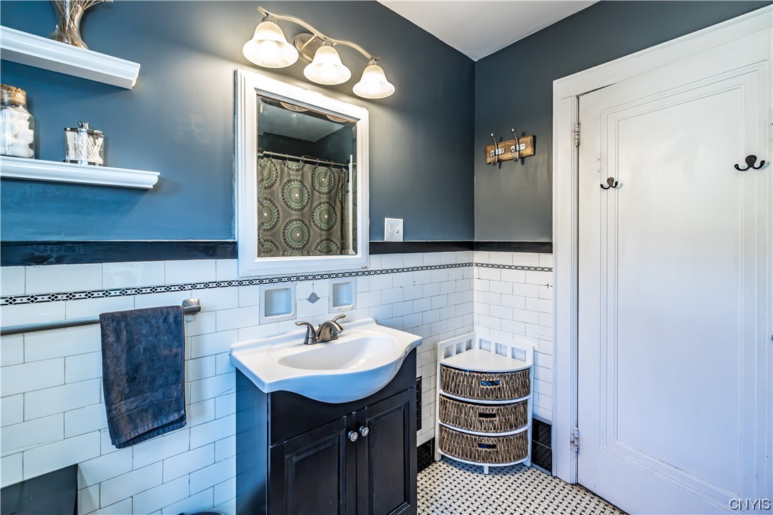 205 Carlton Road Syracuse, NY 13207 - Photo 28 of 45