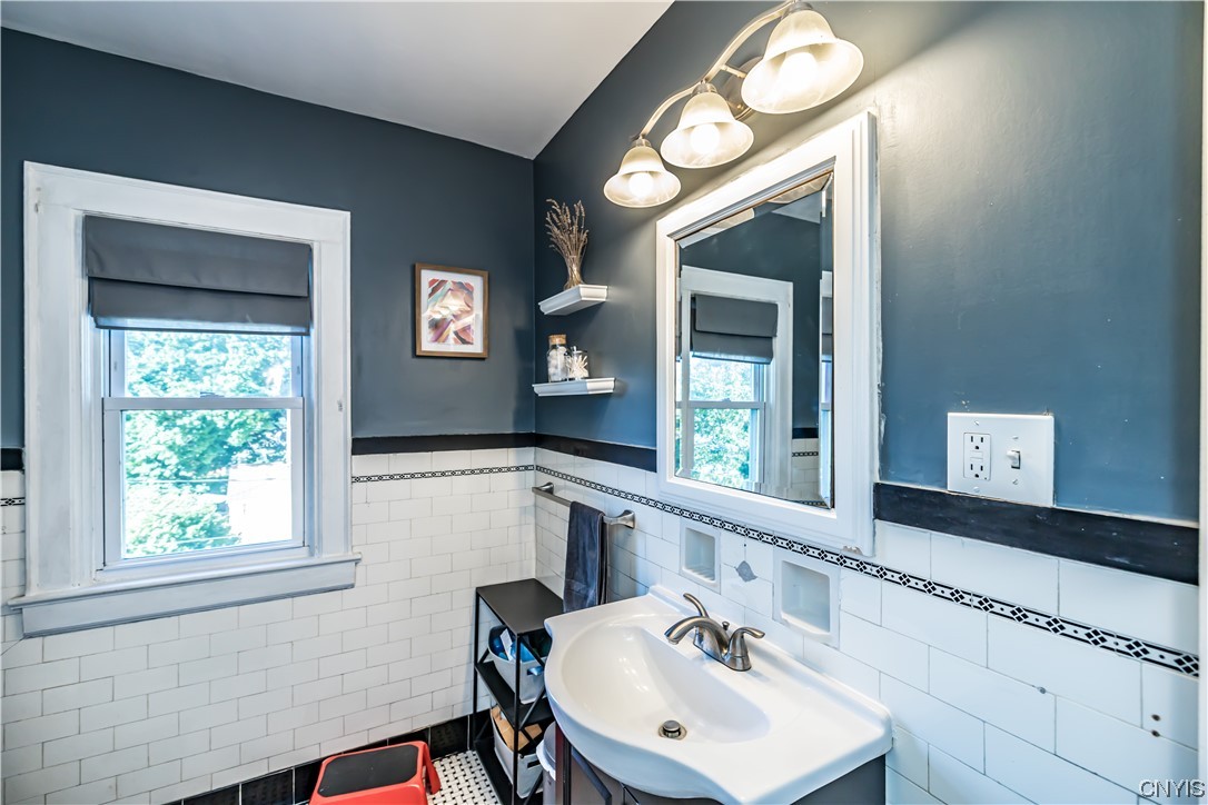 205 Carlton Road Syracuse, NY 13207 - Photo 29 of 45