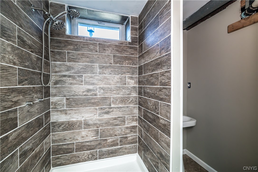 205 Carlton Road Syracuse, NY 13207 - Photo 40 of 45