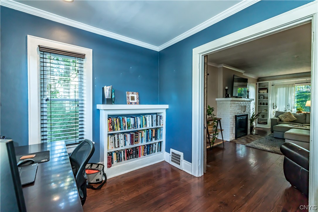 205 Carlton Road Syracuse, NY 13207 - Photo 5 of 45