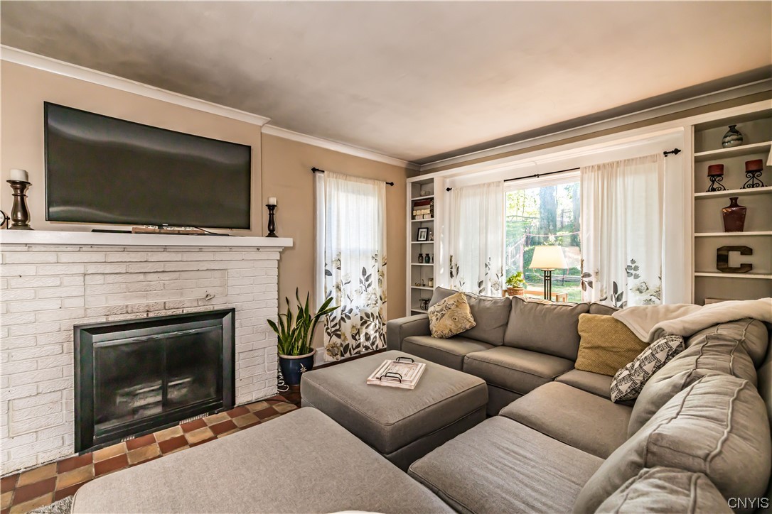 205 Carlton Road Syracuse, NY 13207 - Photo 10 of 45