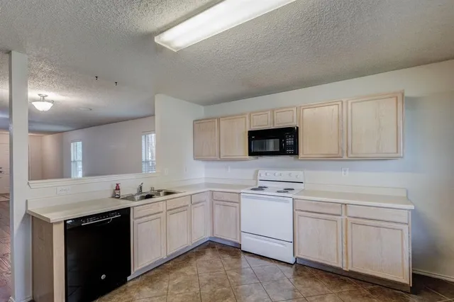 $1,995 | 7808 Shoal Bend, Denton, TX 76210