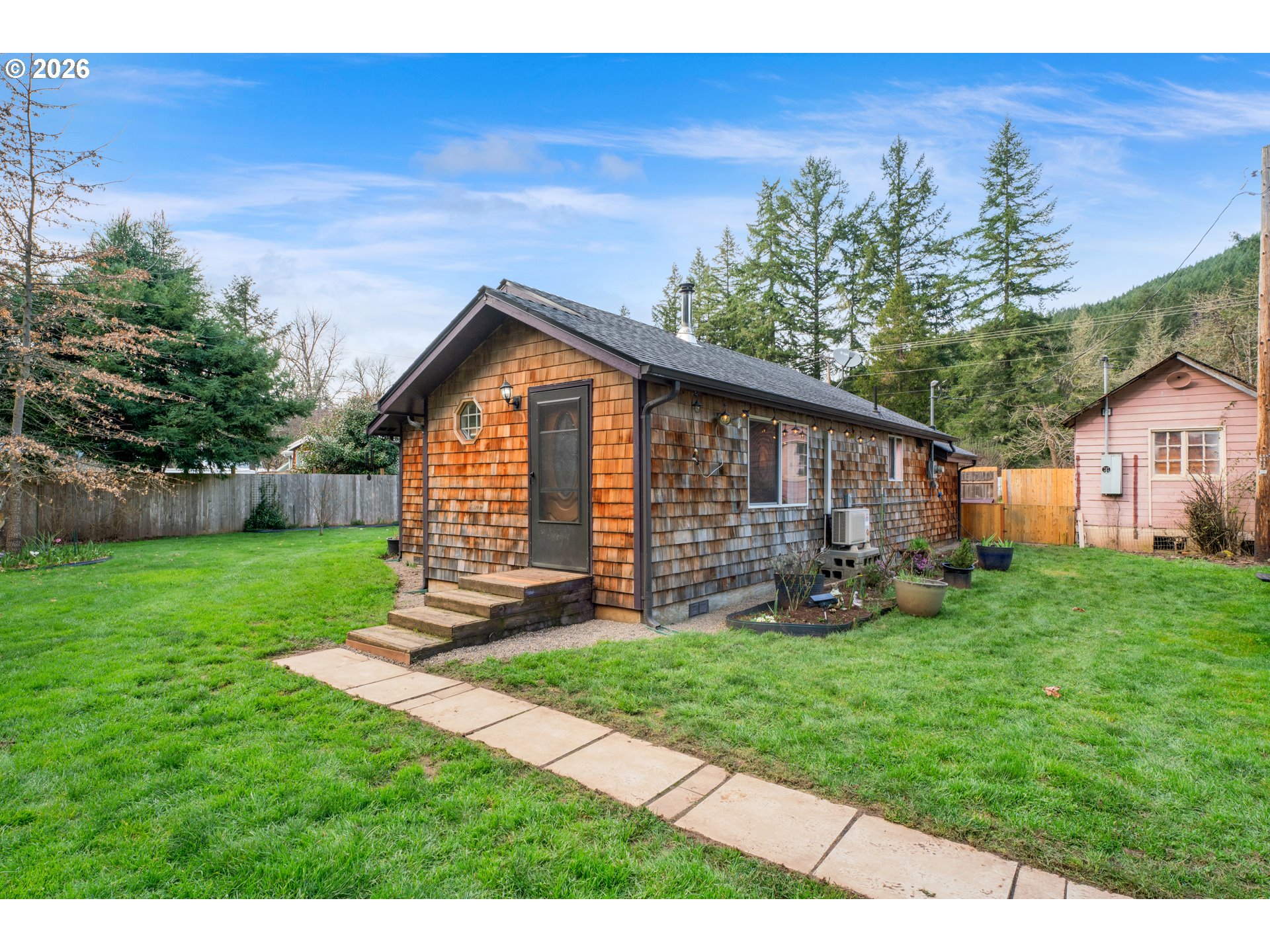 37727 Row River Road Dorena, OR 97434 - Photo 2 of 26