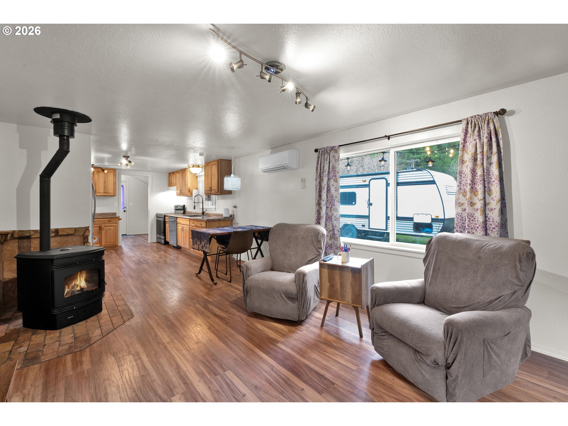 37727 Row River Road Dorena, OR 97434 - Photo 6 of 26