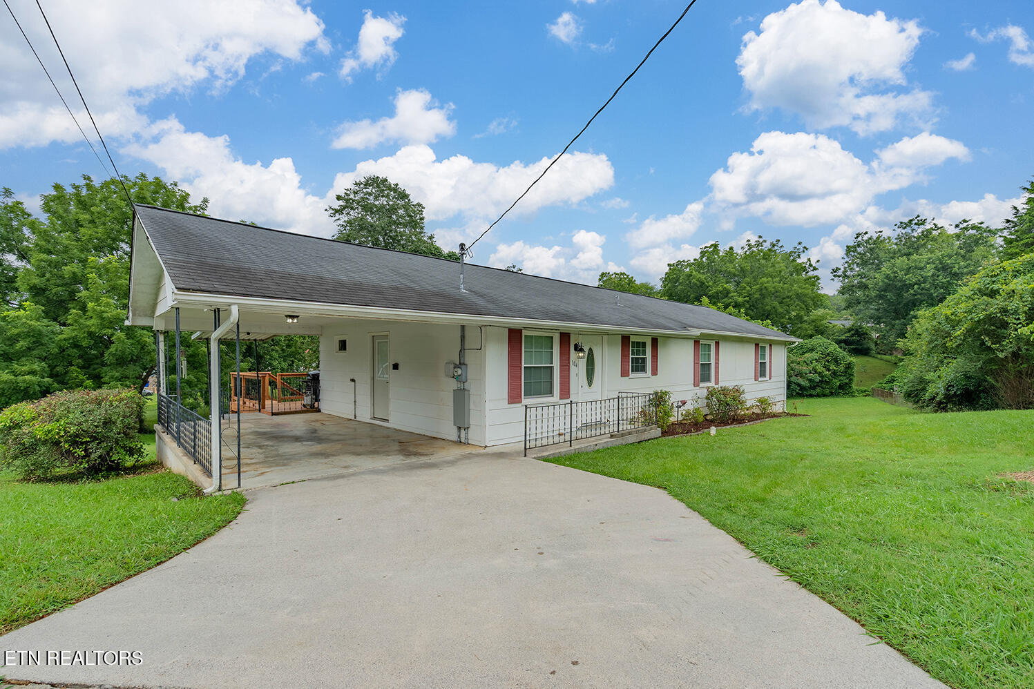 104 West Sheridan Place Oak Ridge, TN 37830 - Photo 1 of 19 A7301264-HDR