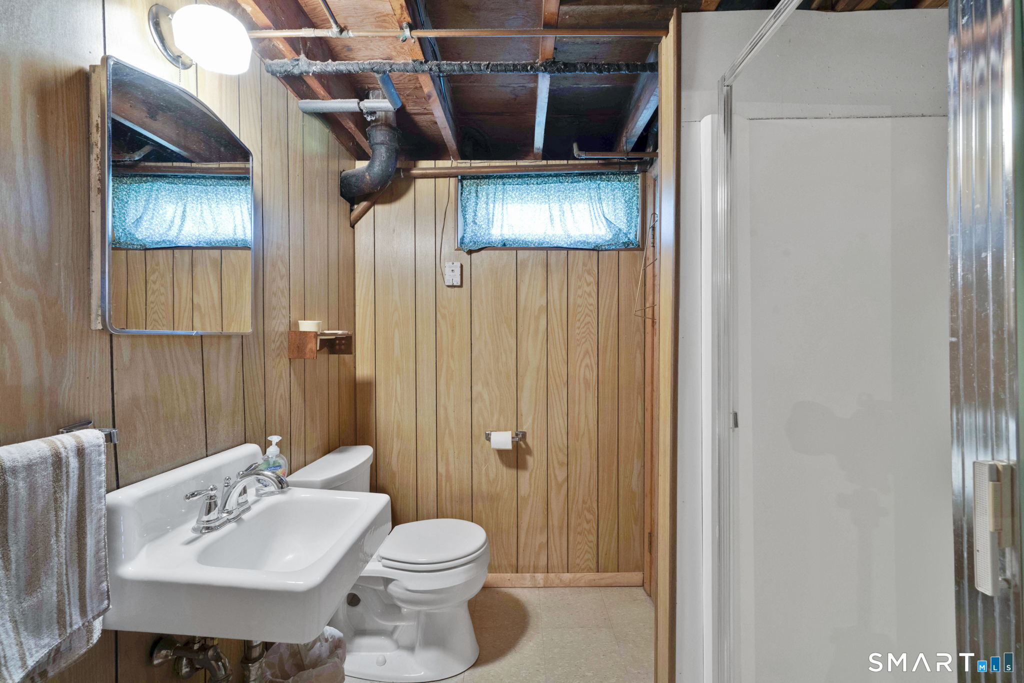 21 Light Street Enfield, CT 06082 - Photo 31 of 33