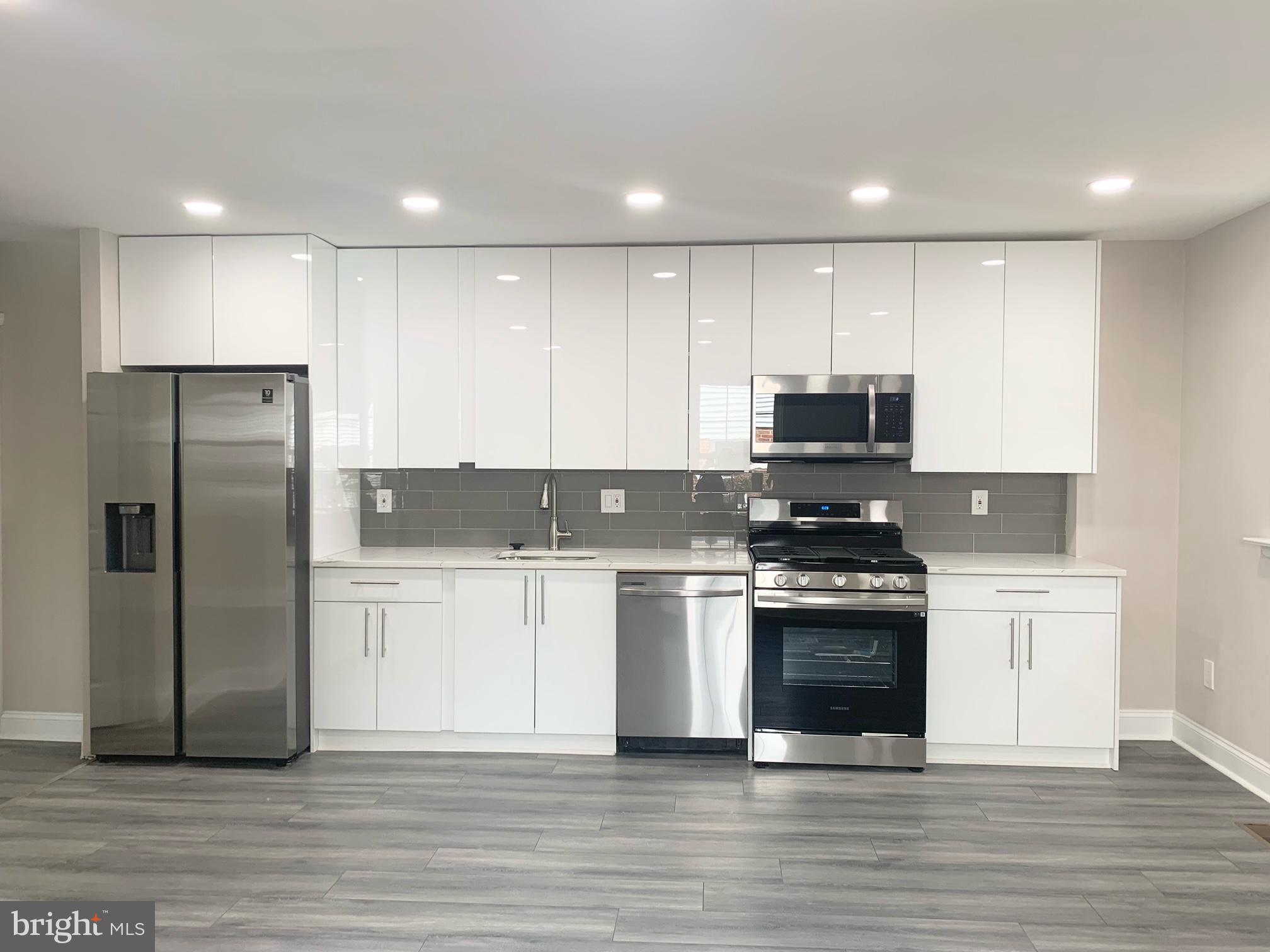 10906 Knights Road Philadelphia, PA 19154 - Photo 6 of 35