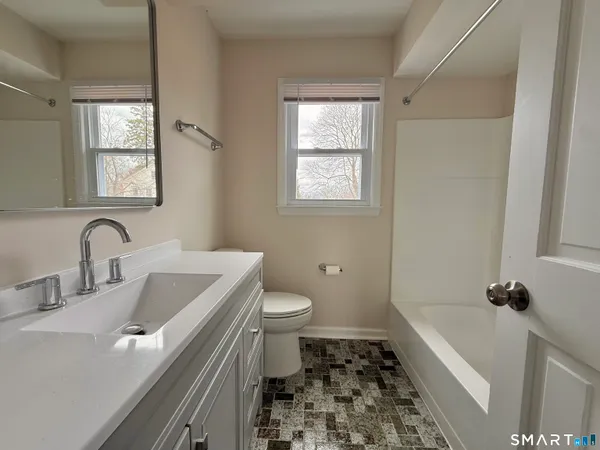 $3,000 | 194 High Ridge Avenue, Unit 1, Ridgefield, CT 06877