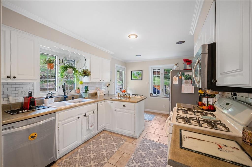 140 Rolshouse Road Pittsburgh, PA 15237 - Photo 5 of 29 Gallery Image 5