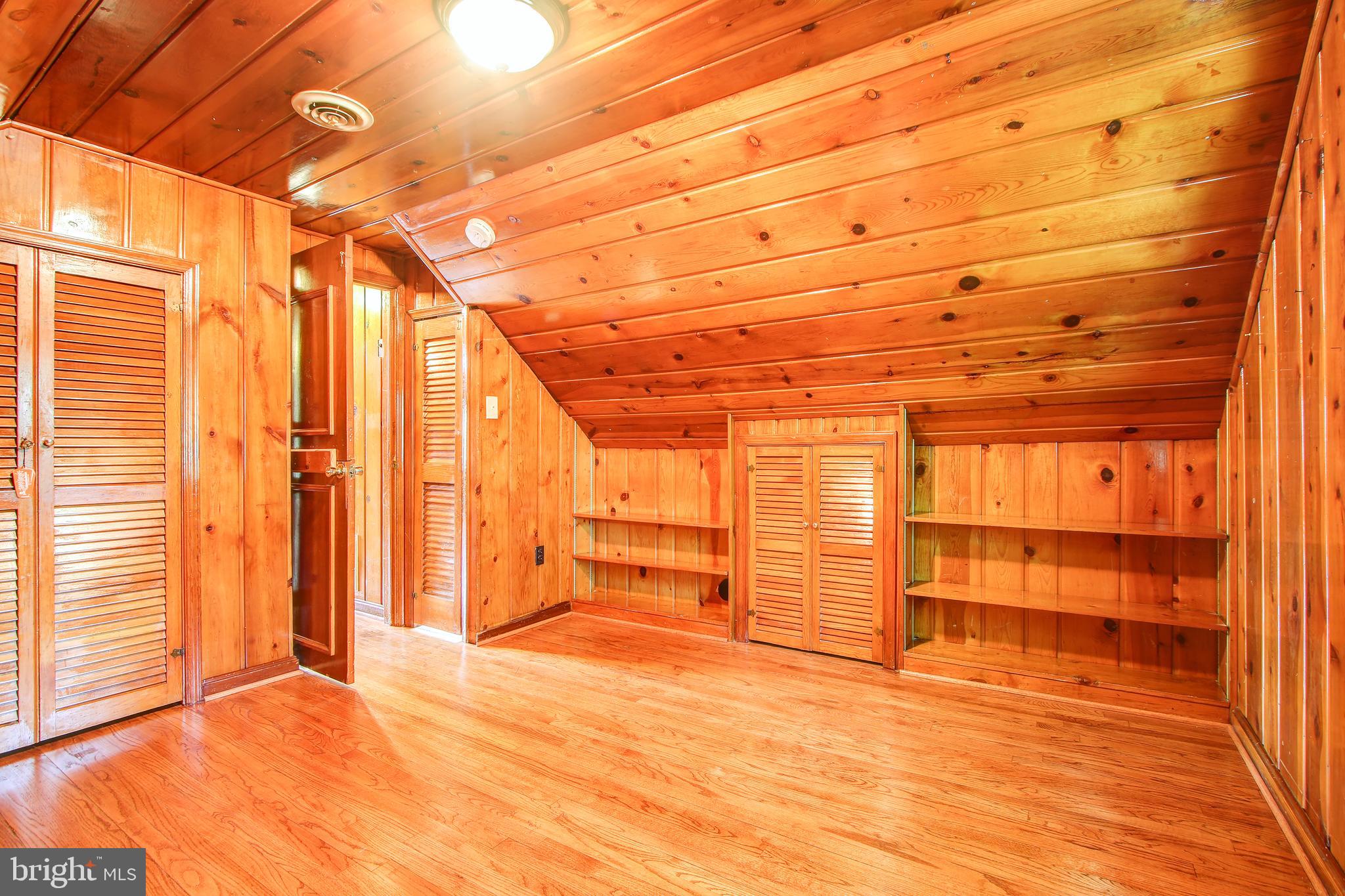 702 Dryden Street Silver Spring, MD 20901 - Photo 22 of 31 a view of walk in closet