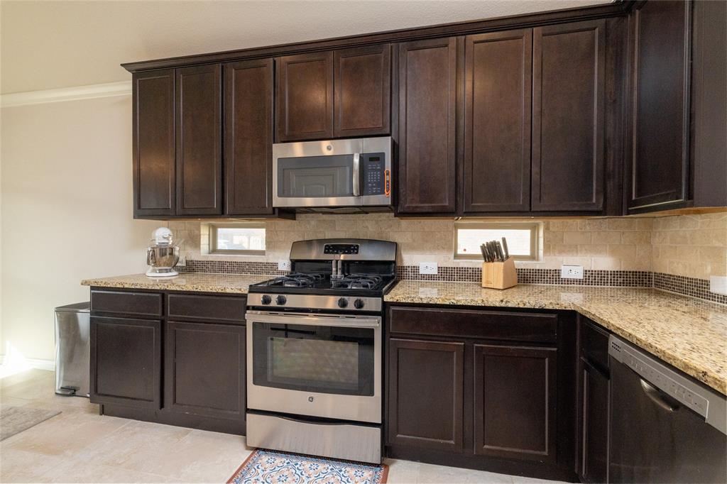 716 Salida Road Fort Worth, TX 76052 - Photo 11 of 32