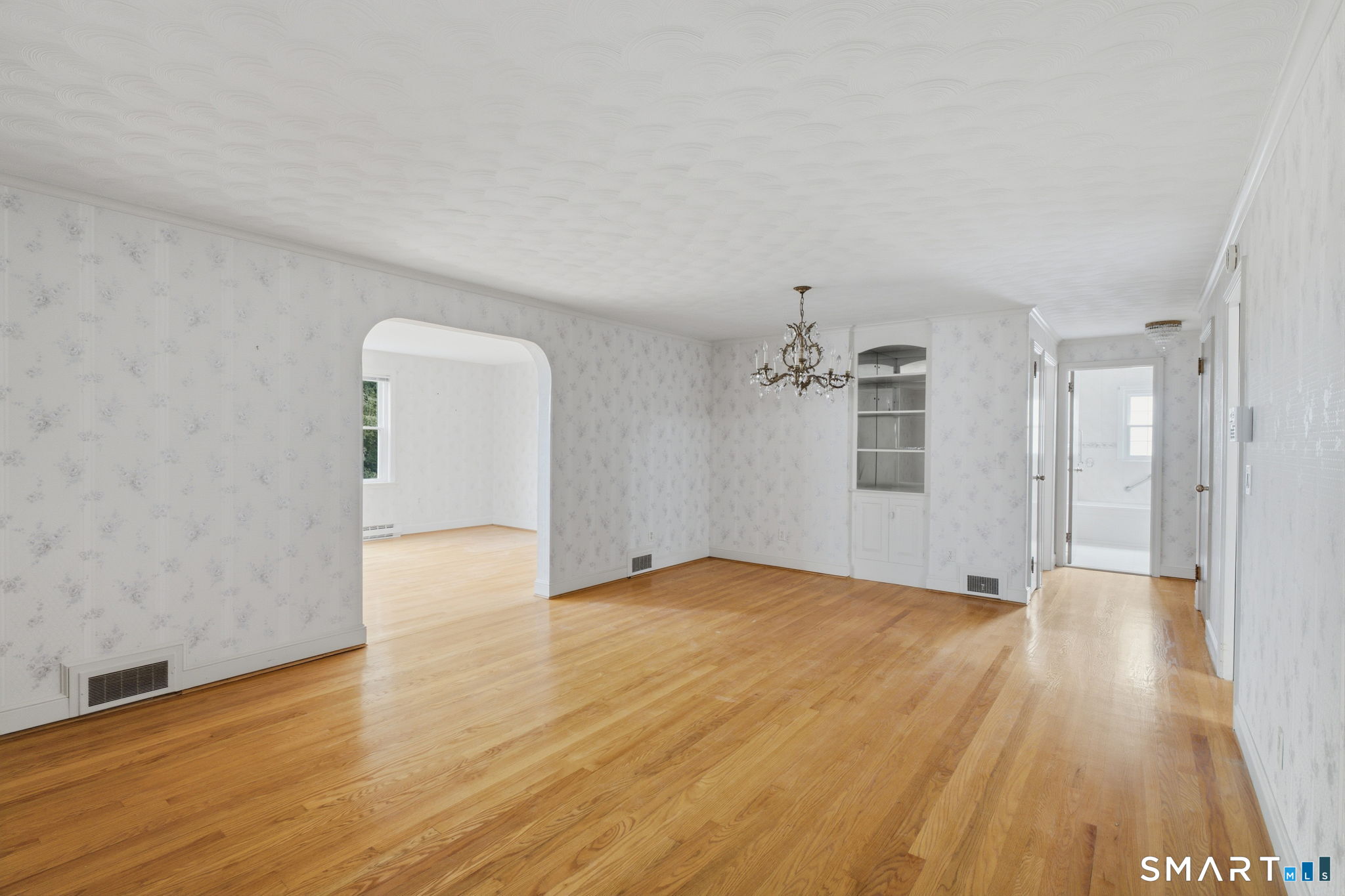 108 Jameswell Road Wethersfield, CT 06109 - Photo 6 of 35 Gallery Image 6