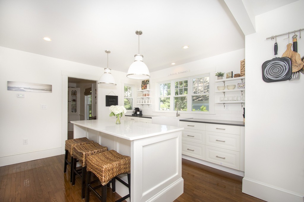 386 Country Way Scituate, MA 02066 - Photo 5 of 30
