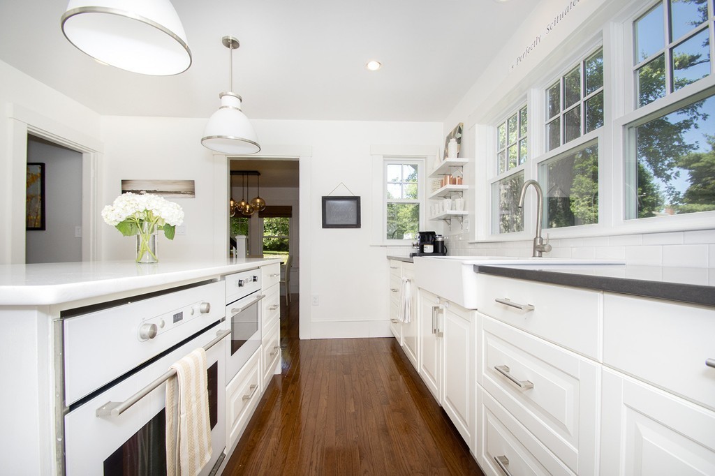 386 Country Way Scituate, MA 02066 - Photo 8 of 30