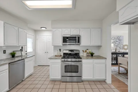 $324,900 | 114 Regency Way, Conroe, TX 77304