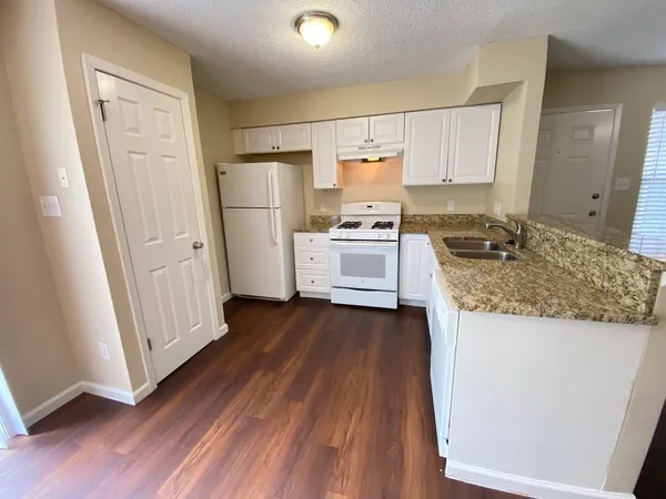 $1,000 | 4903 Merritt Drive, Unit B, Austin, TX 78744
