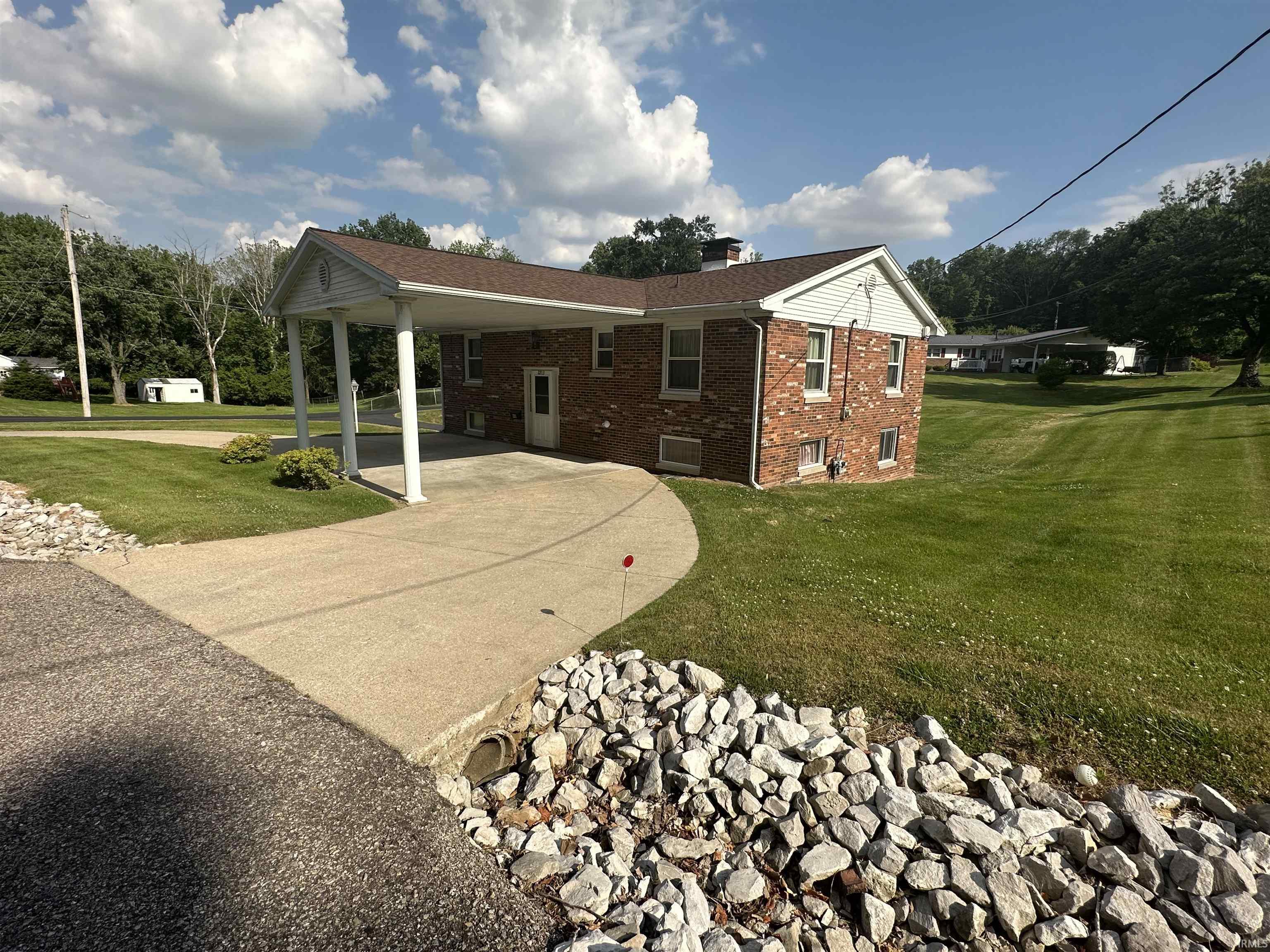 2203 East Lake Road Princeton, IN 47670 - Photo 2 of 33 Gallery Image 2