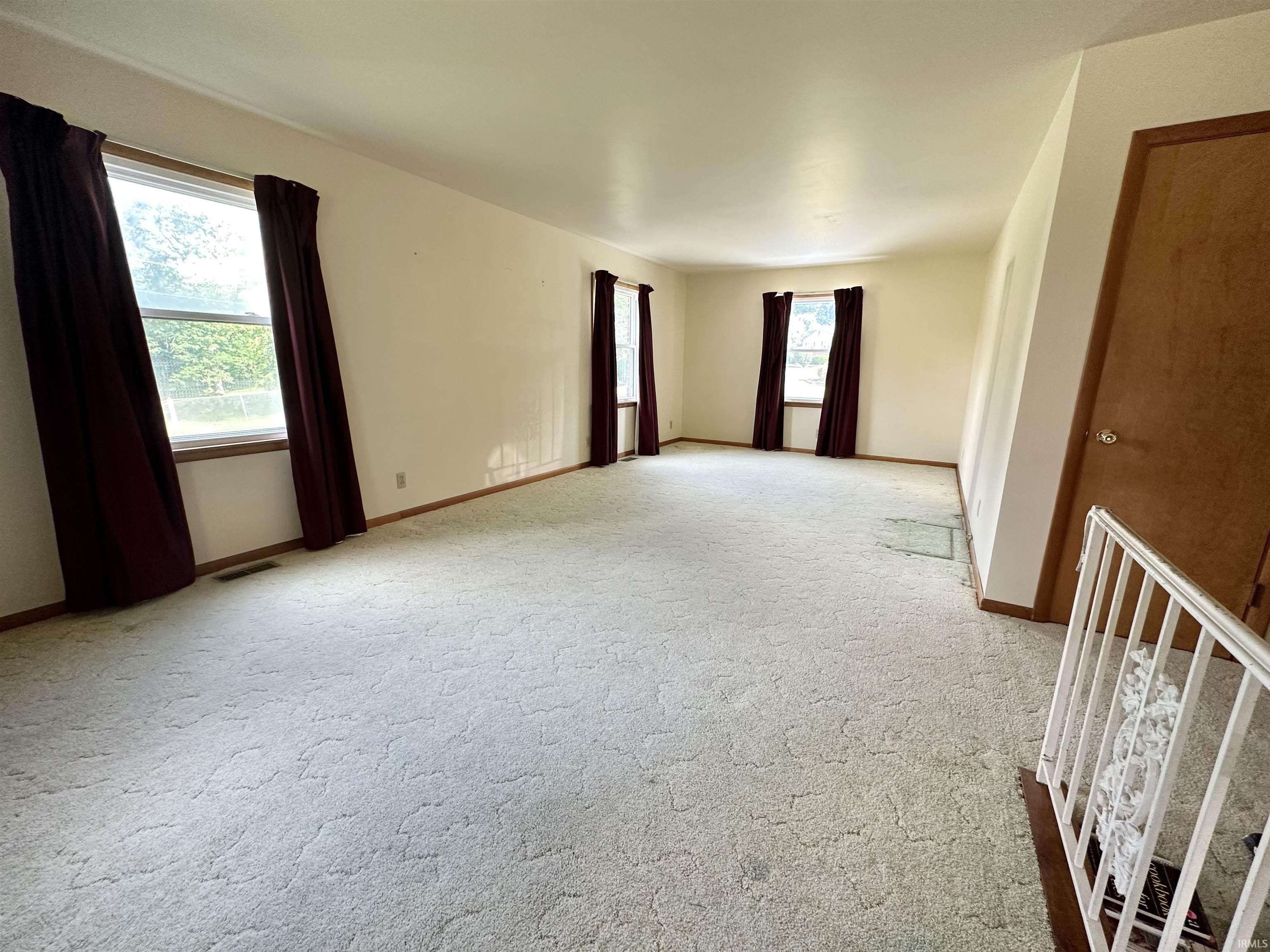 2203 East Lake Road Princeton, IN 47670 - Photo 5 of 33 Gallery Image 5