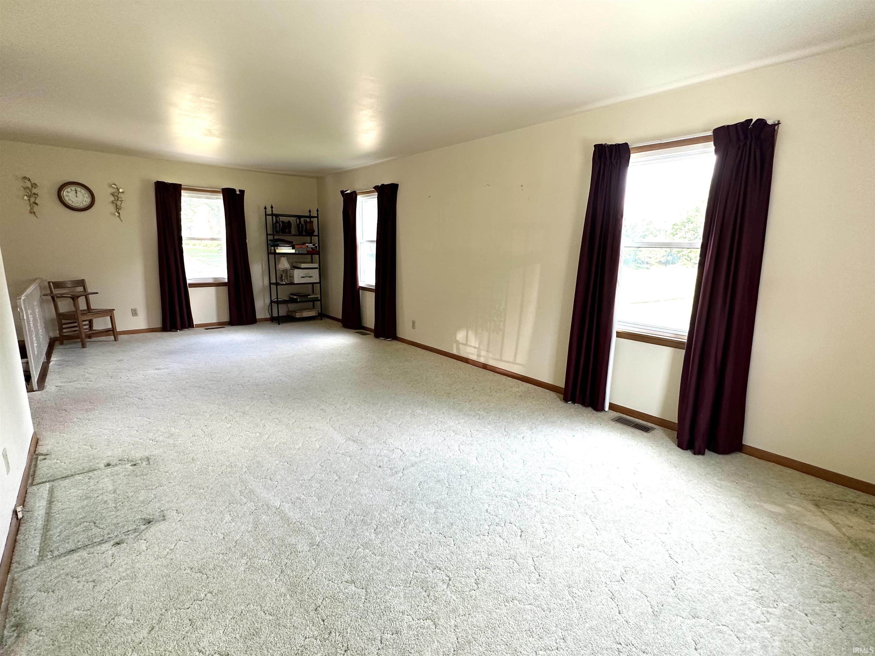 2203 East Lake Road Princeton, IN 47670 - Photo 6 of 33 Gallery Image 6