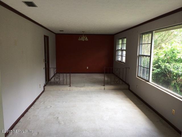 2750 Chelton Road Jacksonville, FL 32216 - Photo 4 of 17 LIVING ROOM VIEW-A