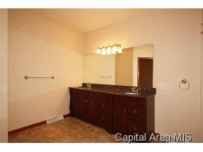 504 Clipper Road Springfield, IL 62711 - Photo 14 of 20