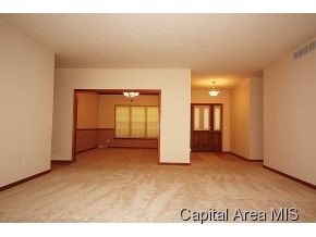 504 Clipper Road Springfield, IL 62711 - Photo 5 of 20