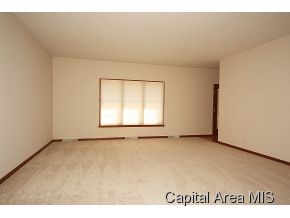 504 Clipper Road Springfield, IL 62711 - Photo 6 of 20
