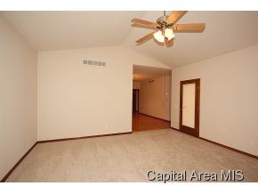 504 Clipper Road Springfield, IL 62711 - Photo 7 of 20