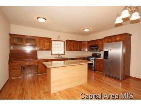 504 Clipper Road Springfield, IL 62711 - Photo 9 of 20