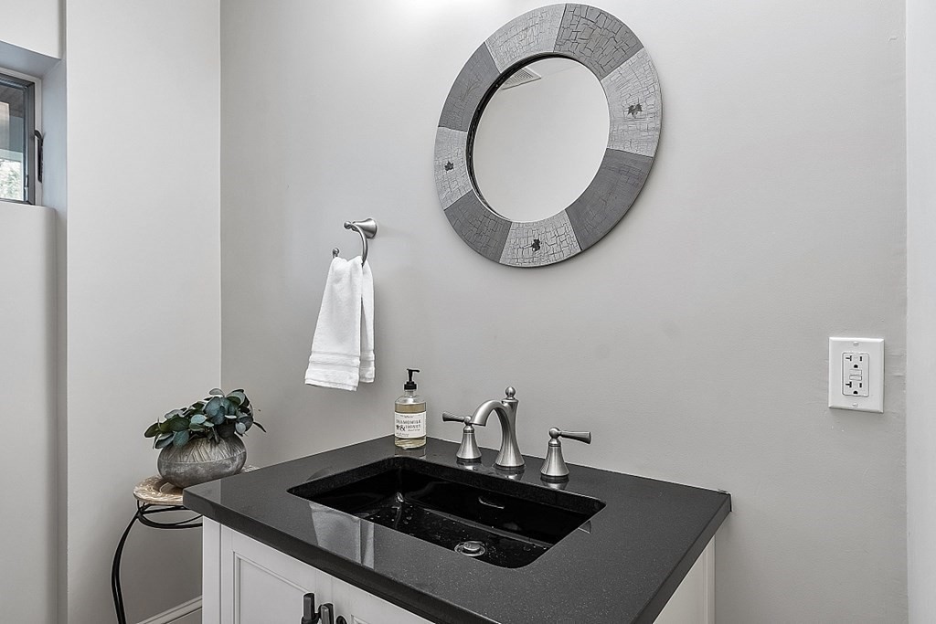 91 Tower Road Lincoln, MA 01773 - Photo 23 of 40