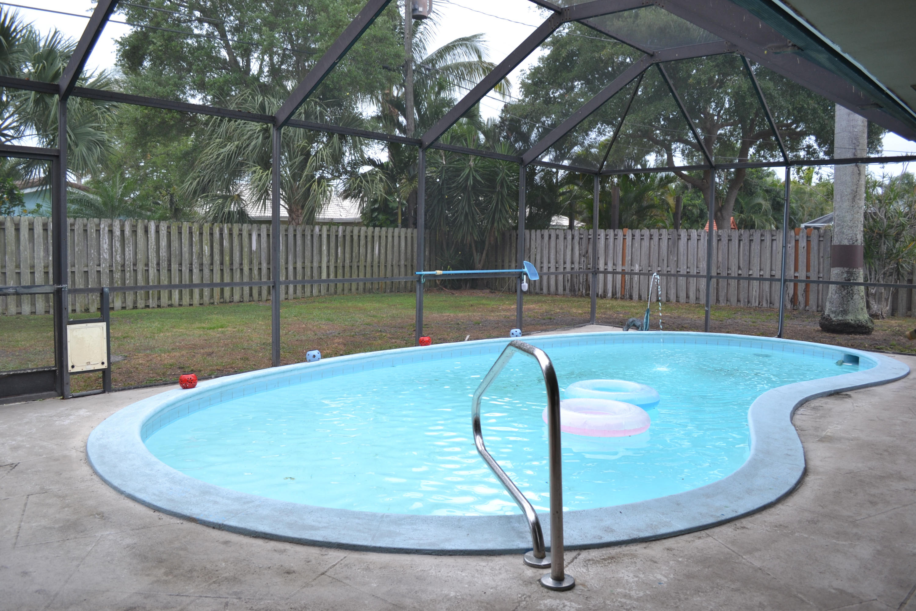 818 West Camino Real Boca Raton, FL 33486 - Photo 28 of 30 26 Pool