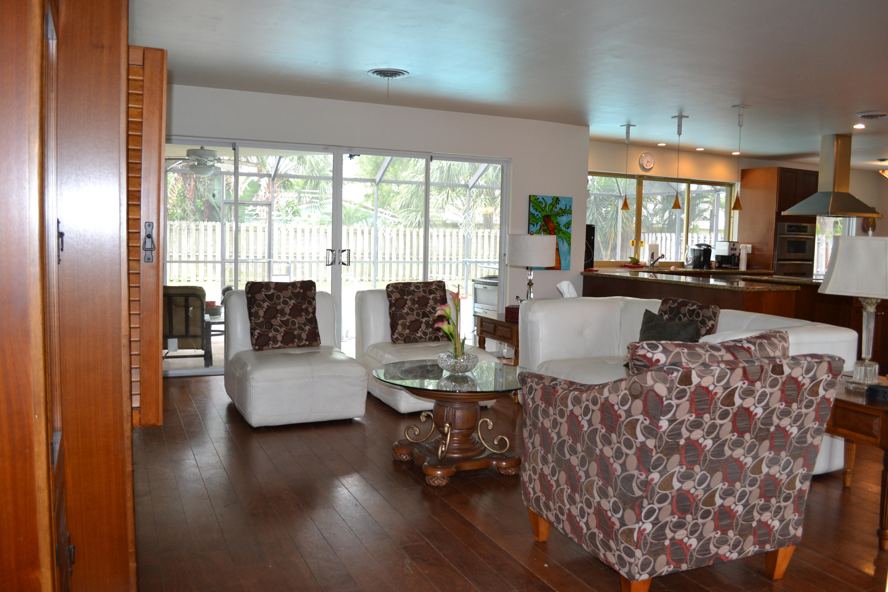 818 West Camino Real Boca Raton, FL 33486 - Photo 6 of 30 6_livingroom