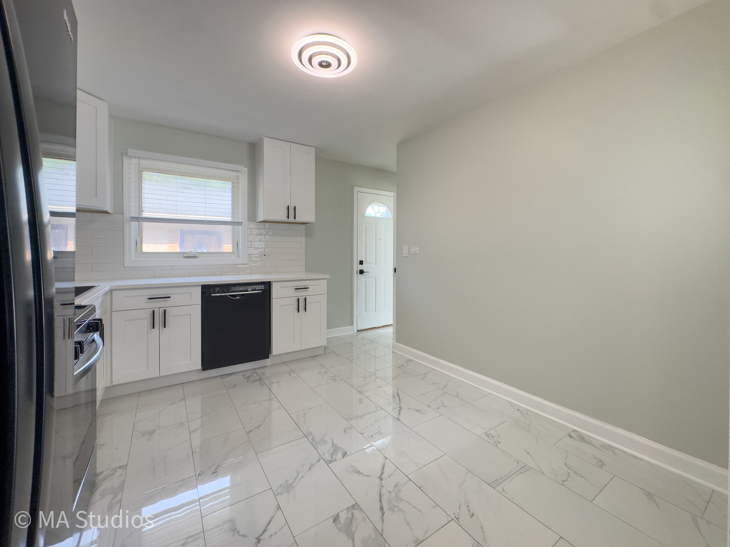 4256 Golf Road Skokie, IL 60076 - Photo 18 of 60 Gallery Image 18