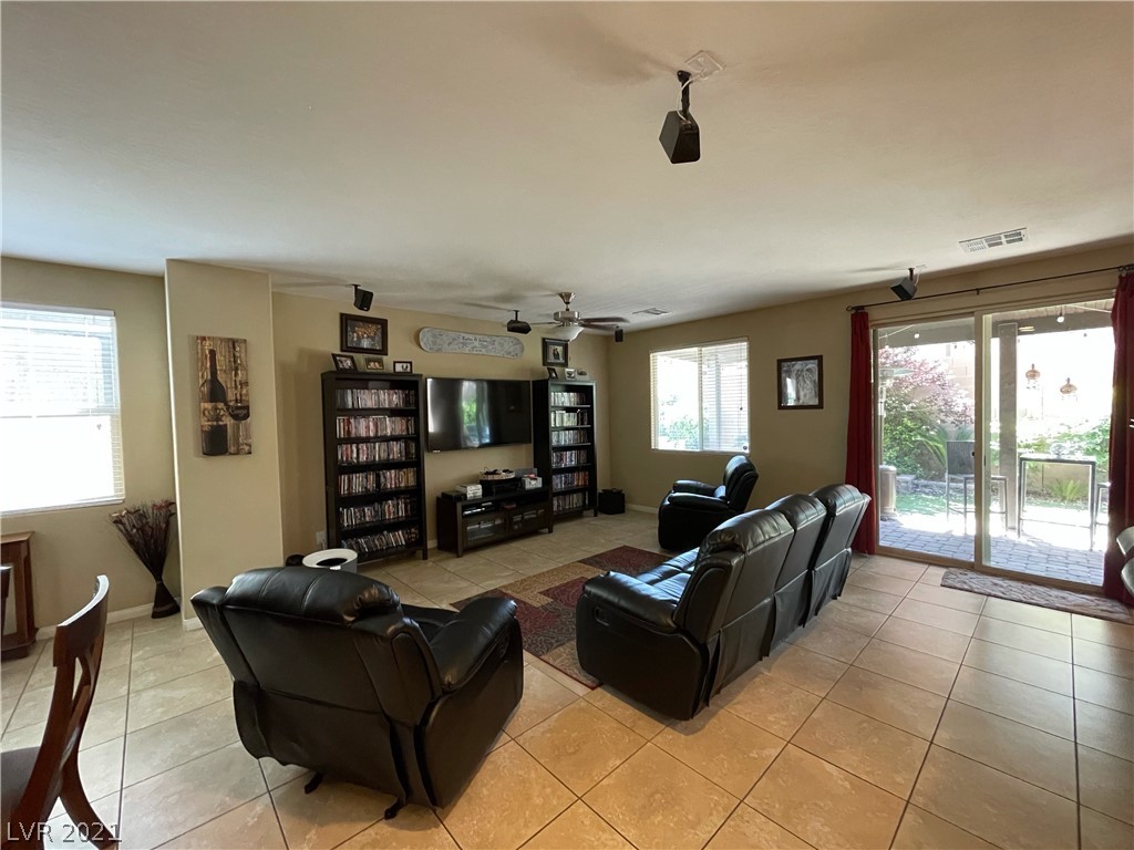 27 Sirius Ridge Way Las Vegas, NV 89183 - Photo 3 of 28 Gallery Image 3