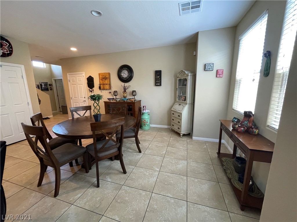 27 Sirius Ridge Way Las Vegas, NV 89183 - Photo 4 of 28 Gallery Image 4