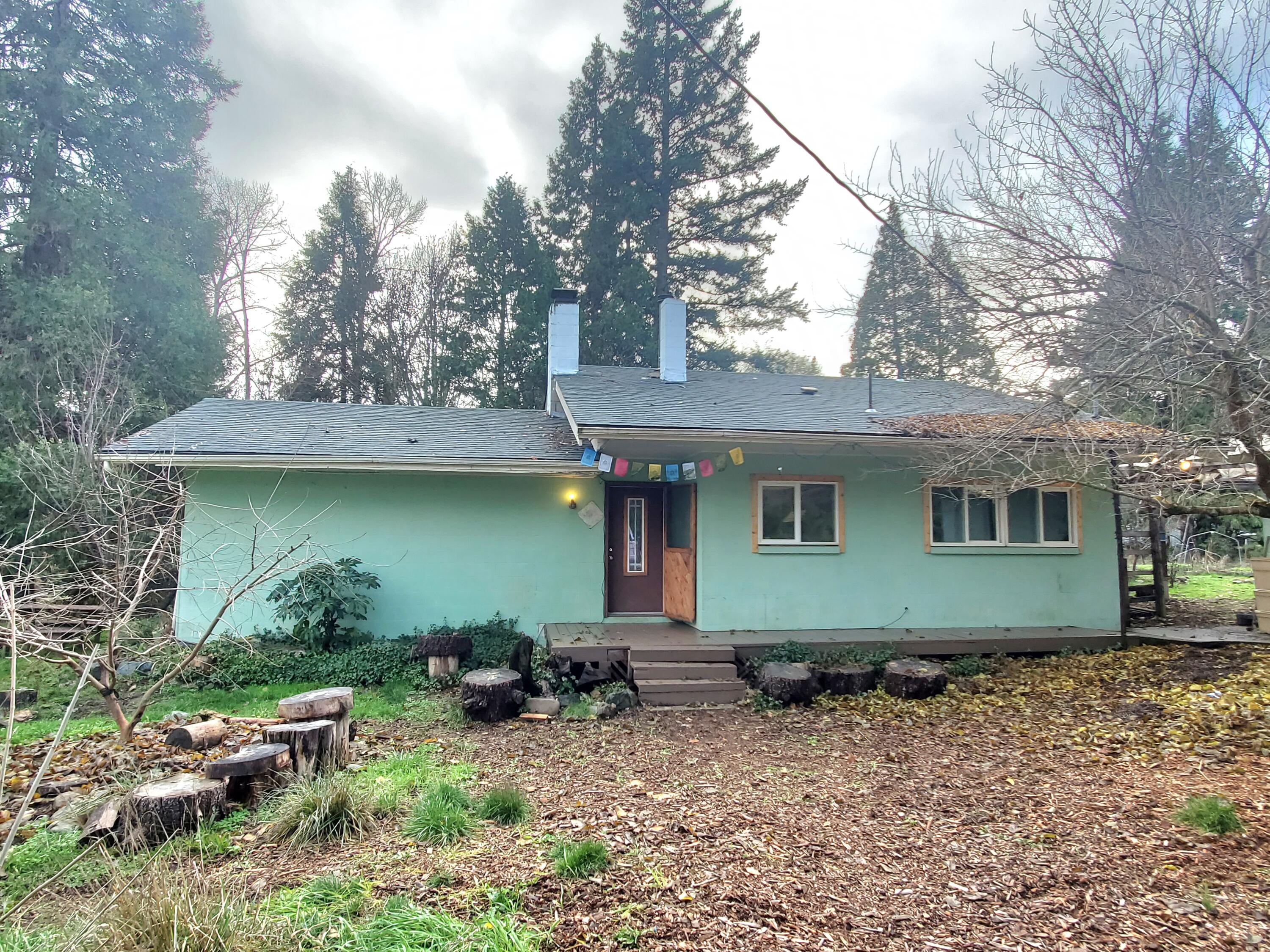 395 East Fork Road Williams, OR 97544 - Photo 3 of 59 20231204_121321