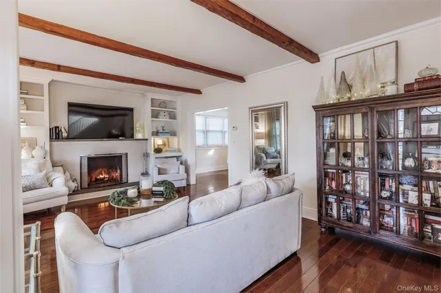 $799,000 | 31 Jacobson Avenue, Huntington, NY 11743