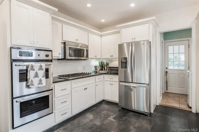 $799,000 | 31 Jacobson Avenue, Huntington, NY 11743