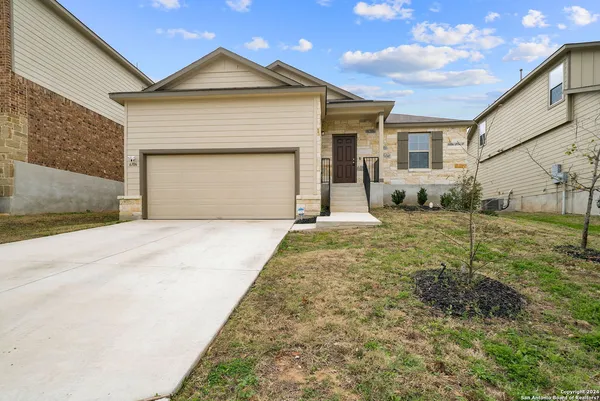 $1,975 | 6106 Rio Piedra Drive, San Antonio, TX 78247