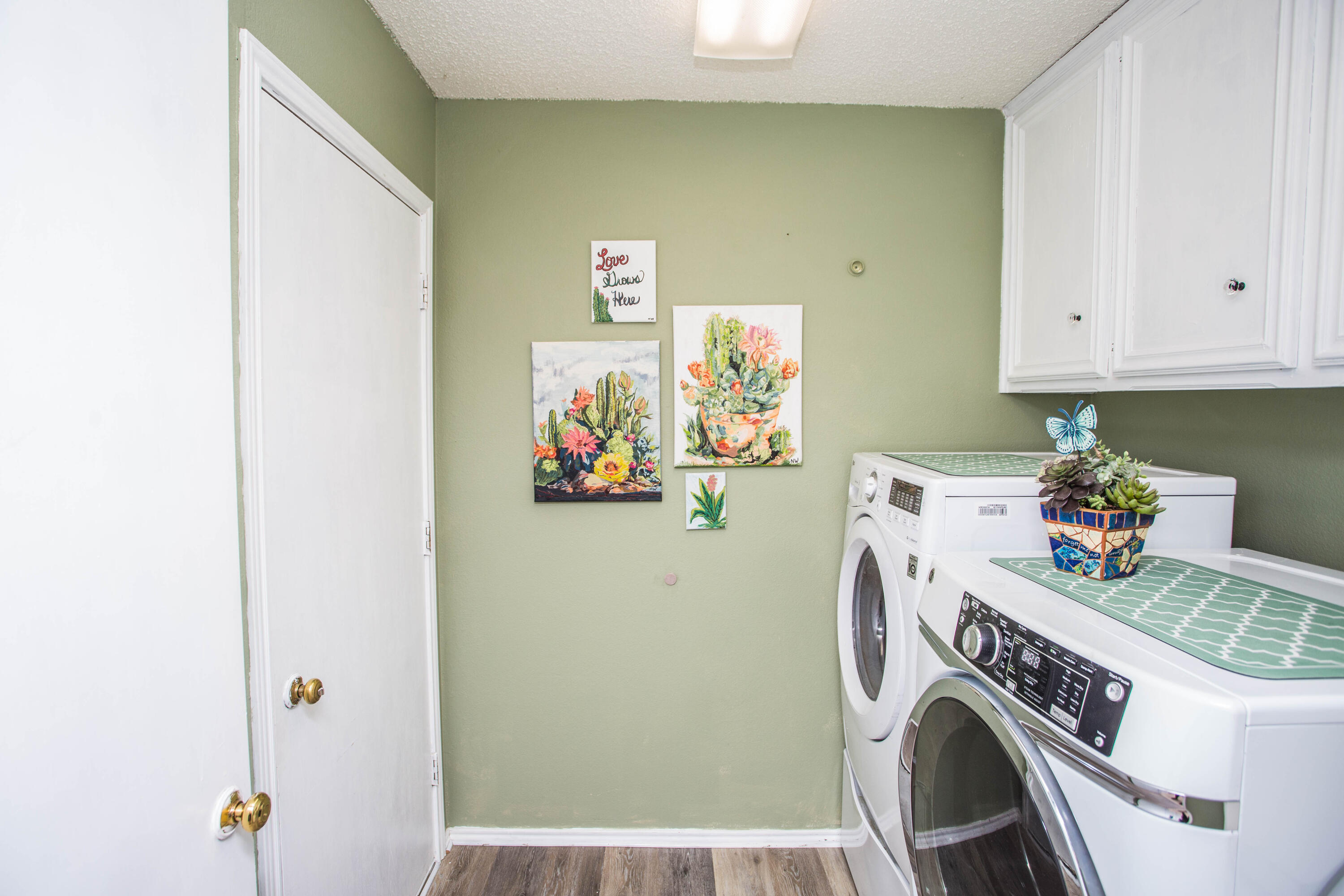 6030 72nd Street Lubbock, TX 79424 - Photo 27 of 33 a utility room with dryer and washer