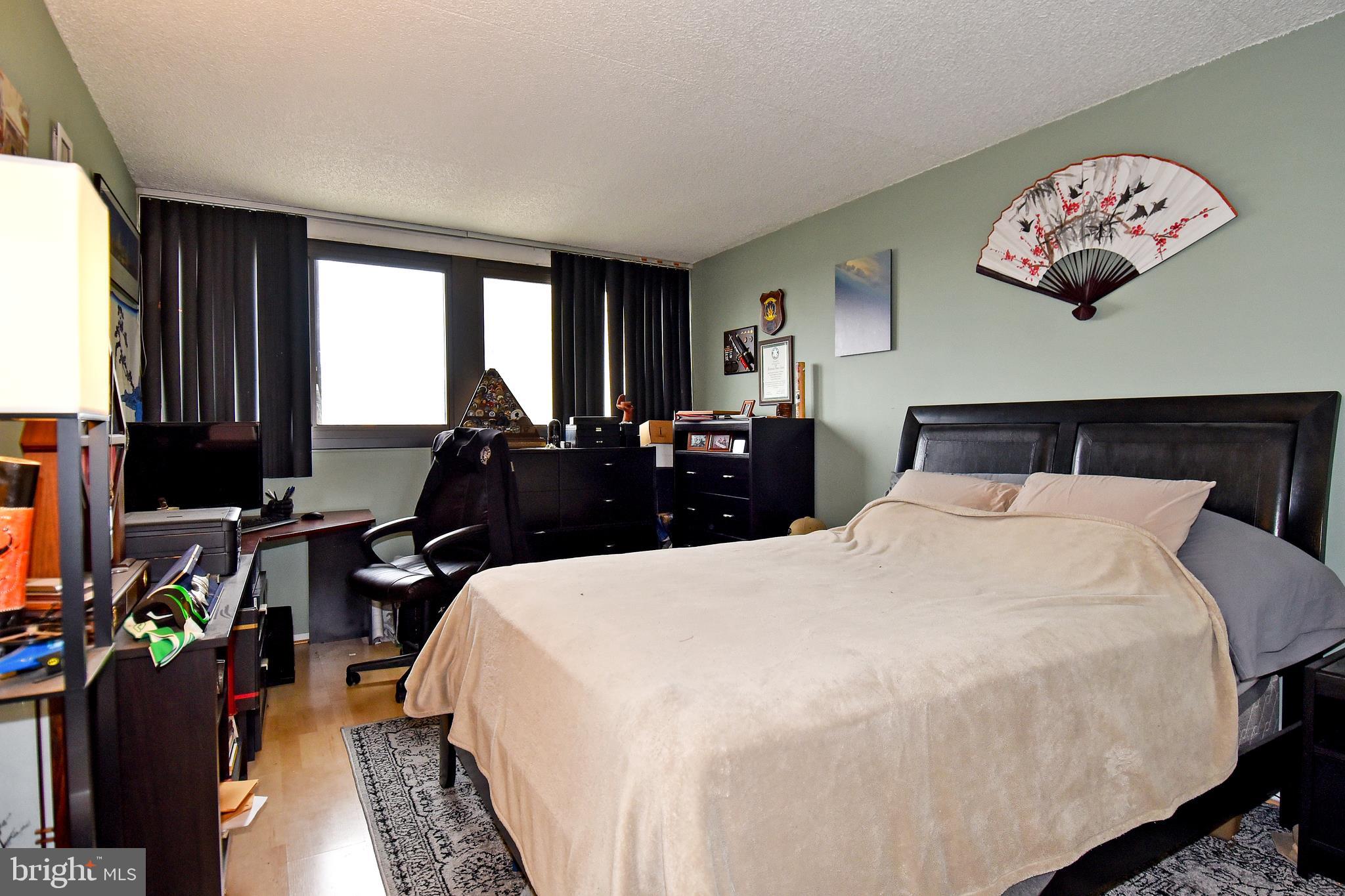 5911 Edsall Road, Unit 1010 Alexandria, VA 22304 - Photo 17 of 26 Nice sized bedroom