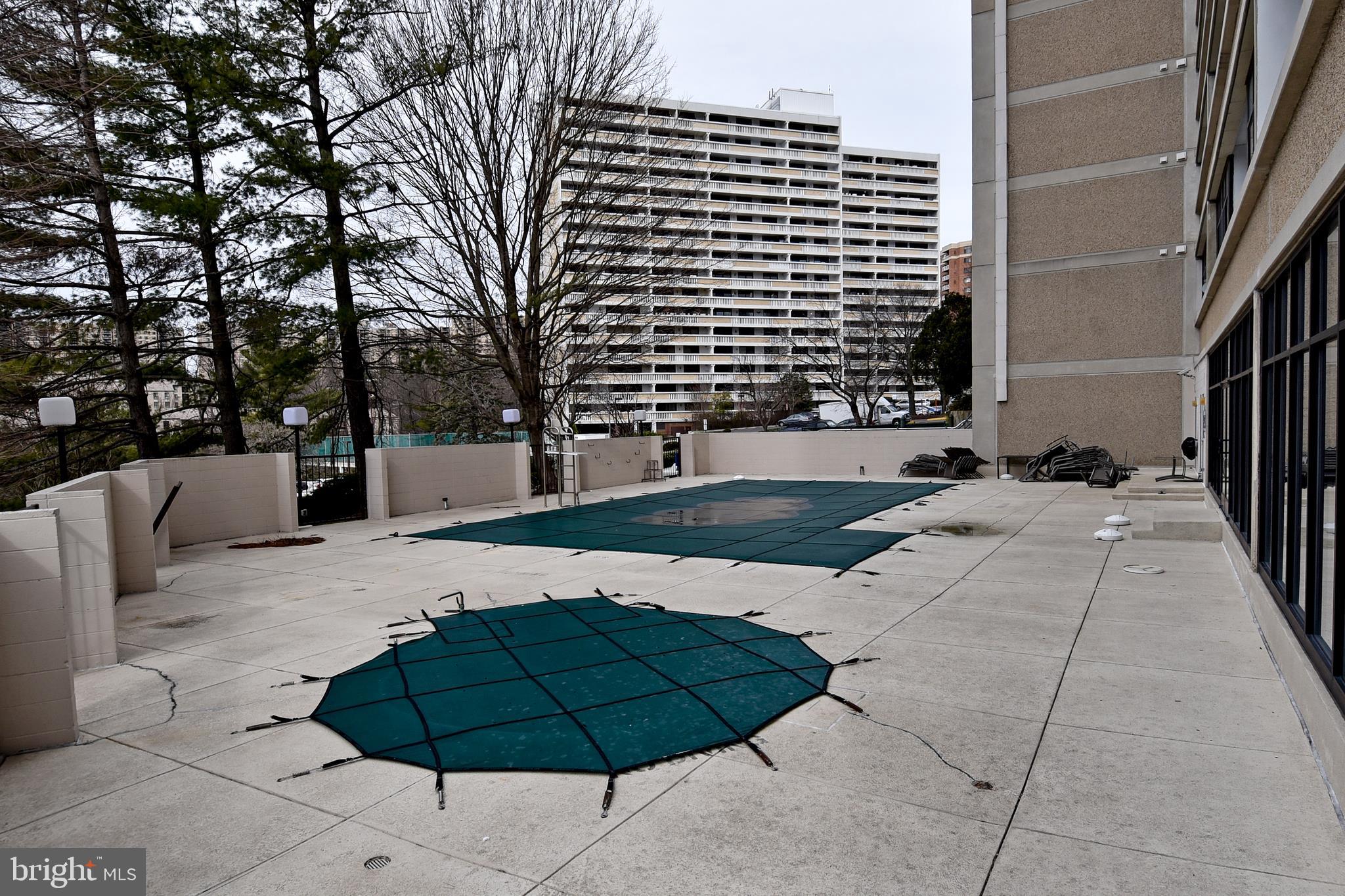 5911 Edsall Road, Unit 1010 Alexandria, VA 22304 - Photo 26 of 26 A pool and a hot tub