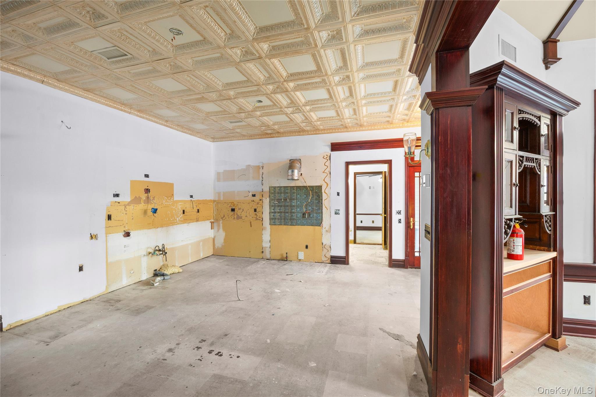 161 Seaman Neck Road Dix Hills, NY 11746 - Photo 11 of 50