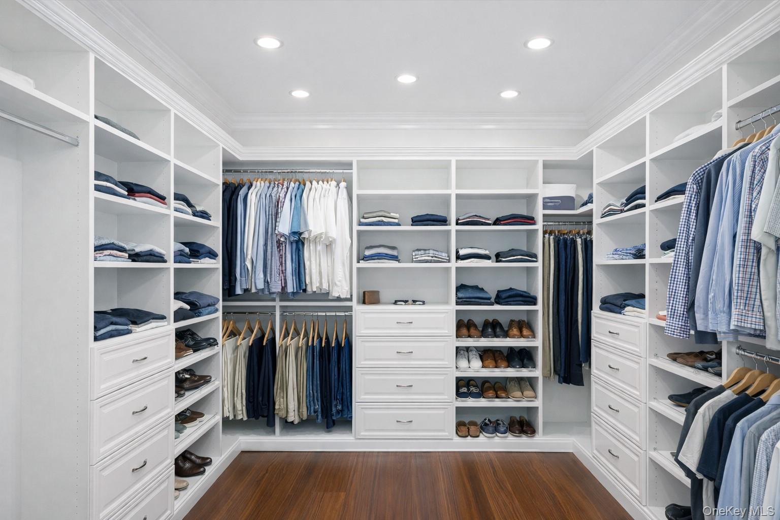 161 Seaman Neck Road Dix Hills, NY 11746 - Photo 21 of 50