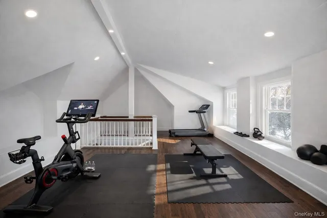 $1,999,999 | 161 Seaman Neck Road, Dix Hills, NY 11746